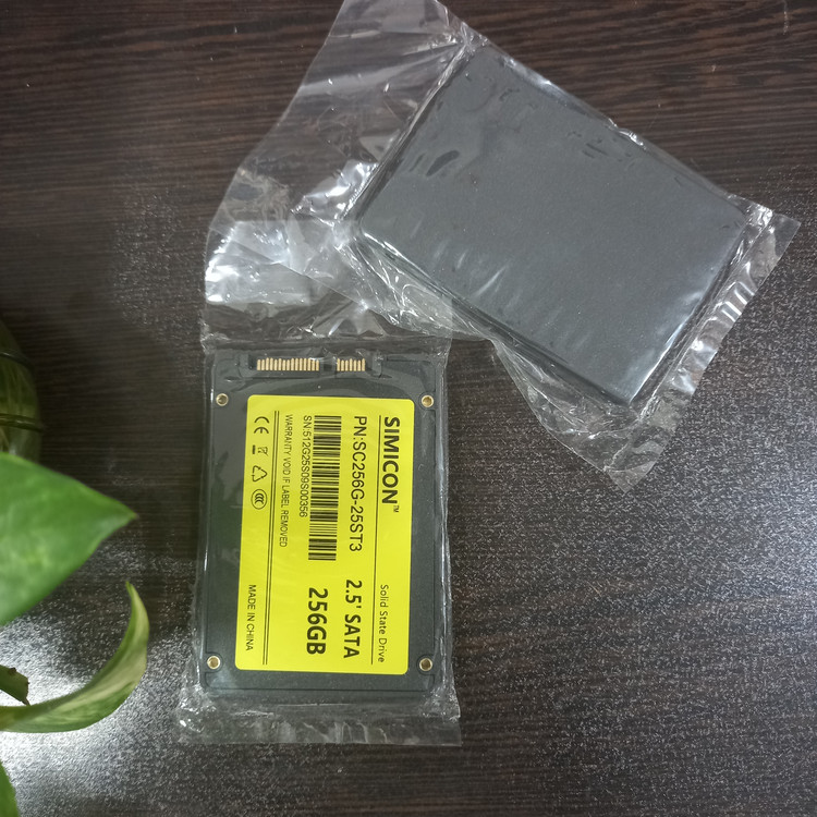 حافظه اینترنال اس اس دی ساتا برند simicon مدل SD256 با ظرفیت 256 گیگ